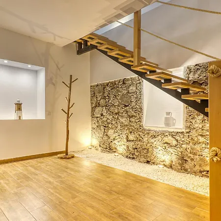 Semesterbostad Spacious With Tropical Garden, Bbq, Near Seaside *