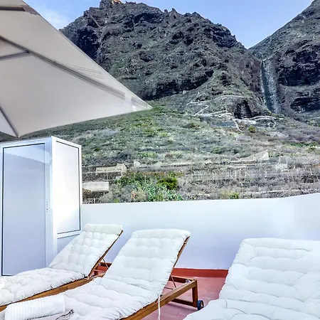 Semesterbostad Spacious With Tropical Garden, Bbq, Near Seaside *
