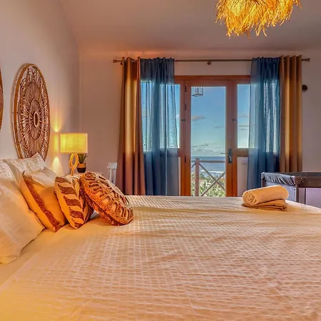Semesterbostad Spacious With Tropical Garden, Bbq, Near Seaside Los Silos
