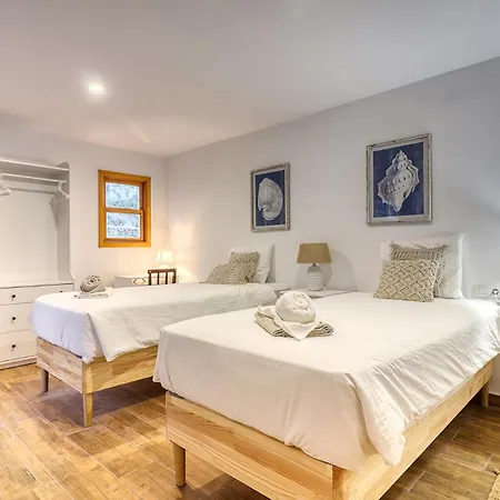 Дом отдыха Spacious With Tropical Garden, Bbq, Near Seaside