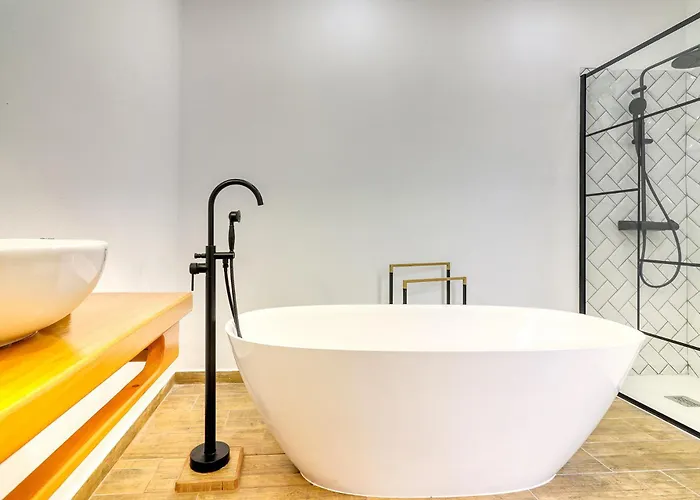 度假居 Spacious With Tropical Garden, Bbq, Near Seaside