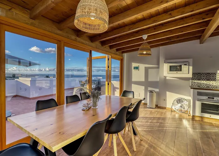 Spacious With Tropical Garden, Bbq, Near Seaside 度假居