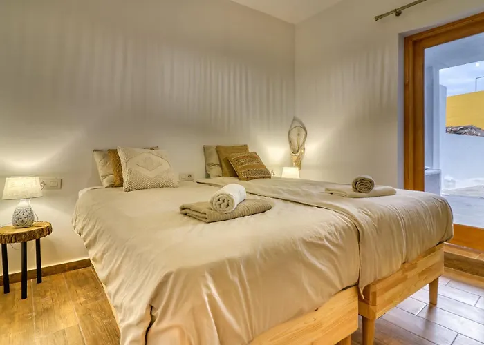 Spacious With Tropical Garden, Bbq, Near Seaside 度假居